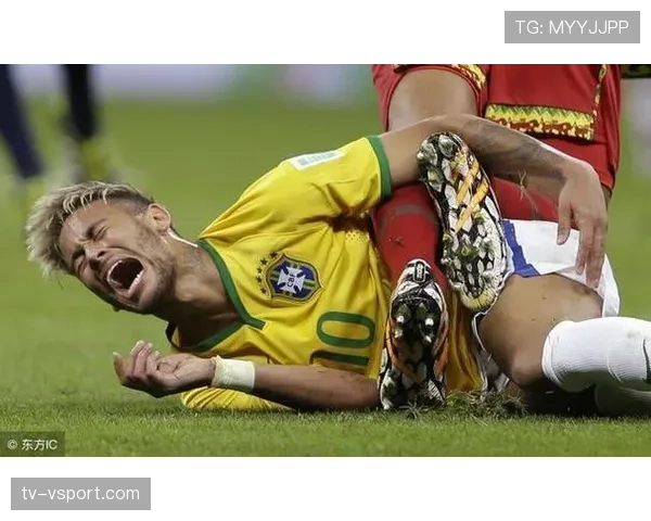 任意球未鸣哨开球算违规吗？裁判判罚标准全解析