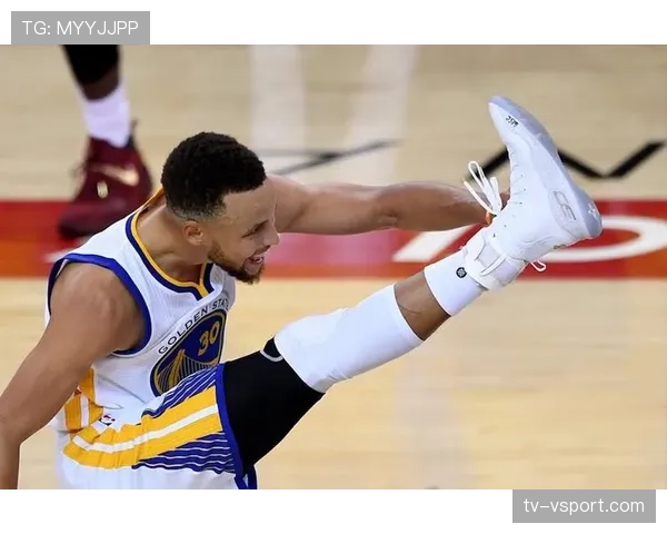 张琳芃衣柜里居然有三十几双球鞋，这生活我真的服了！