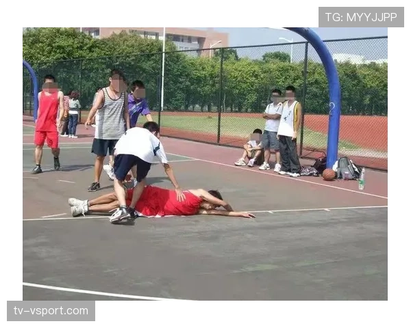 篮球规则中双方犯规的判定依据与后续球权处理流程详解