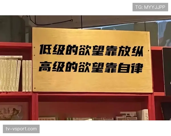 龚翔宇训练完直接啃鸡腿,这自律和放纵的切换也太真实了吧